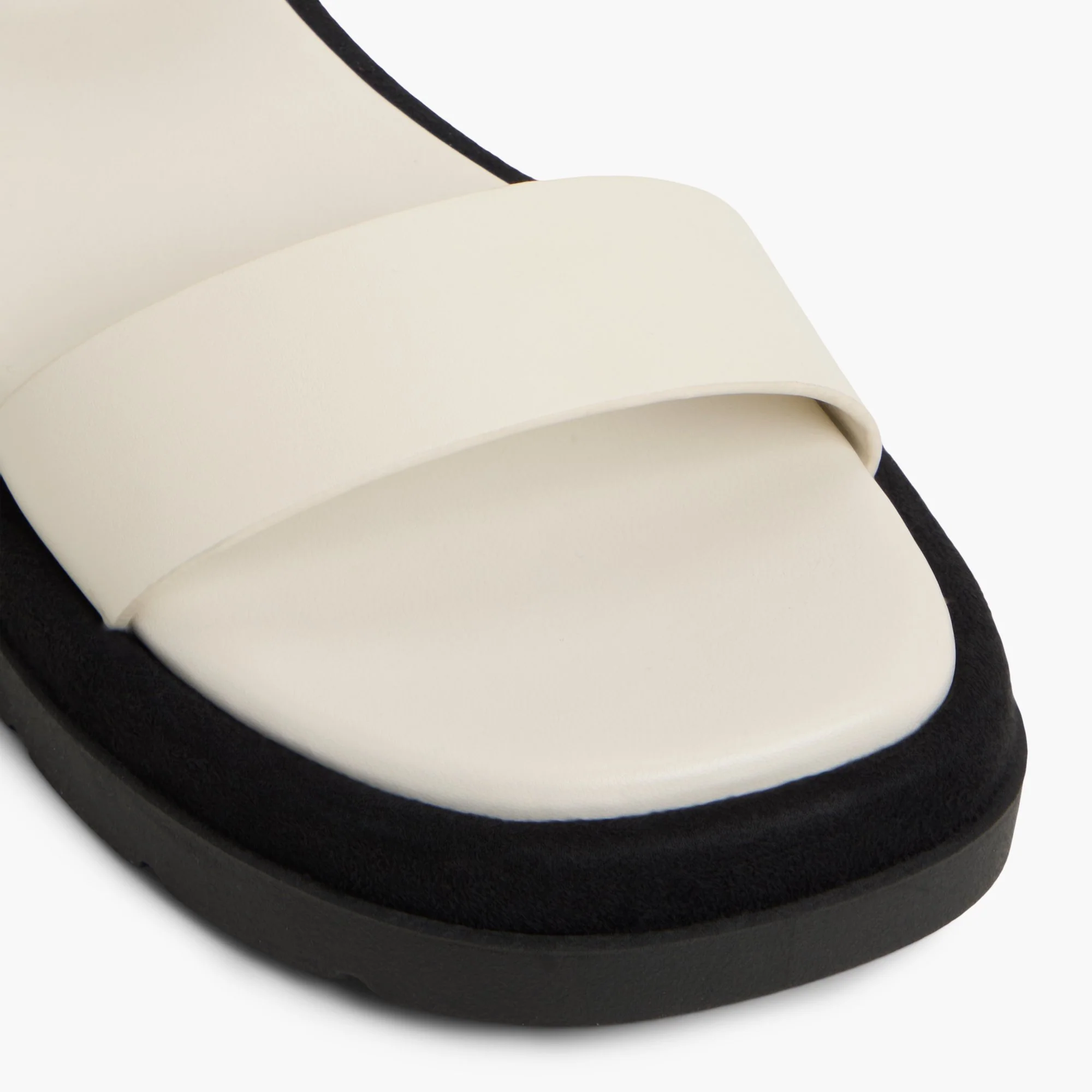 Joellle - Image 6